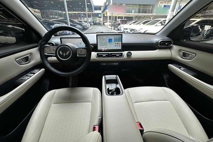 Used Wuling Bingo PLUS 2024 401 km Range 5-Seater Version Interior 2