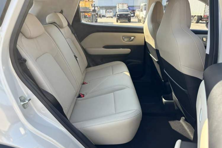 Used Wuling Bingo PLUS 2024 510 km Range 5-Seater Version Interior 2