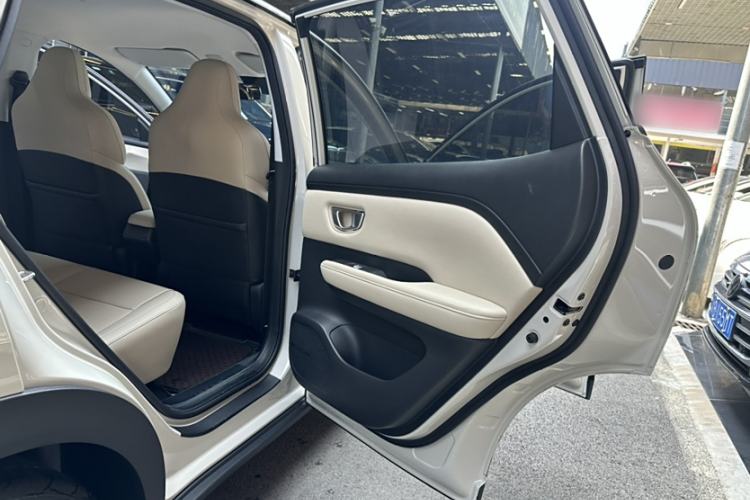 Used Wuling Bingo PLUS 2024 401 km Range 5-Seater Version Interior 4