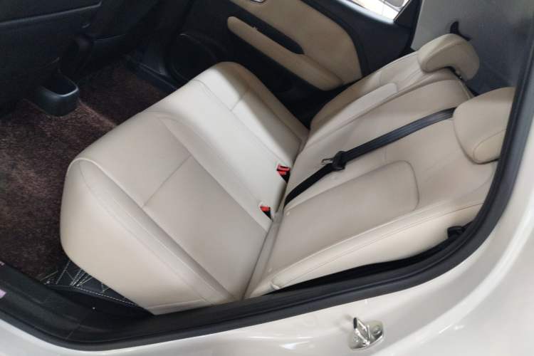 Used Wuling Bingo PLUS 2024 401 km Range 5-Seater Version Interior 4