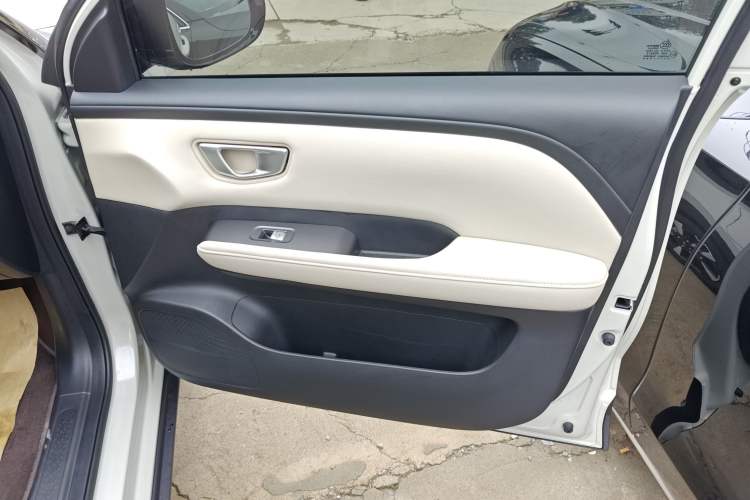 Used Wuling Bingo PLUS 2024 510 km Range 5-Seater Version Interior 5