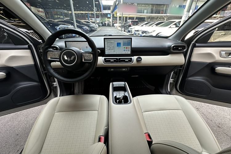 Used Wuling Bingo PLUS 2024 401 km Range 5-Seater Version Interior 6