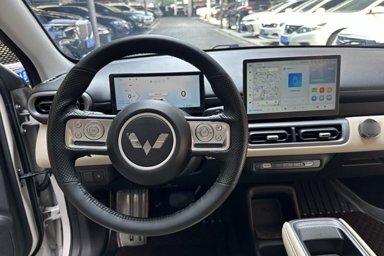 Used Wuling Bingo PLUS 2024 401 km Range 5-Seater Version Interior 9