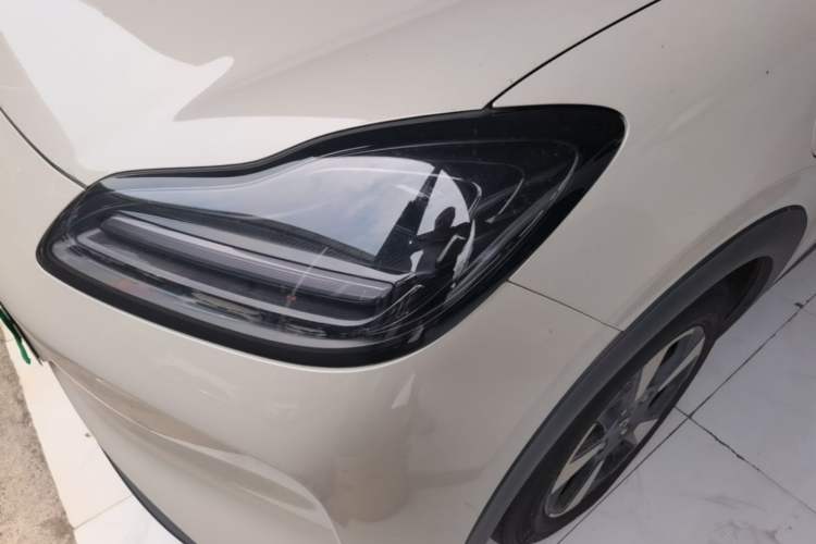 Used Wuling Bingo PLUS 2024 401 km Range 5-Seater Version Left Front Headlight