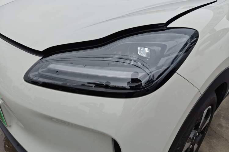 Used Wuling Bingo PLUS 2024 510 km Range 5-Seater Version Left Front Headlight