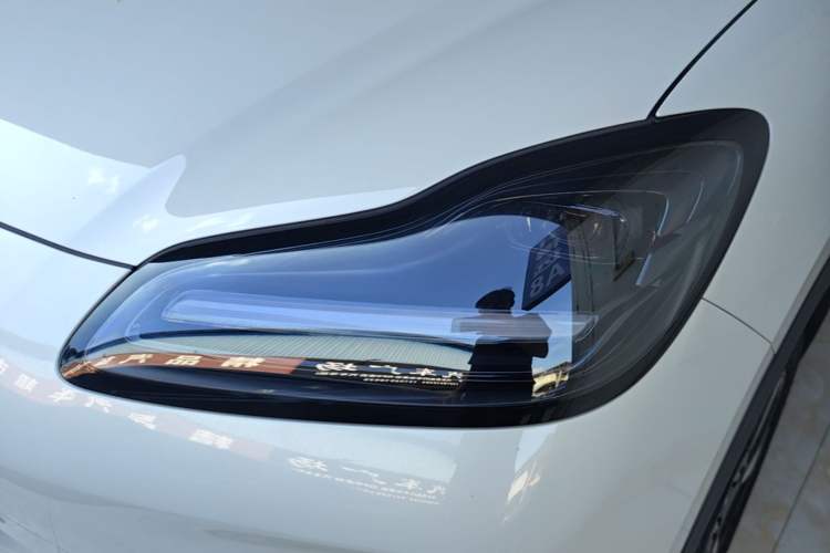 Used Wuling Bingo PLUS 2024 401 km Range 5-Seater Version Left Front Headlight