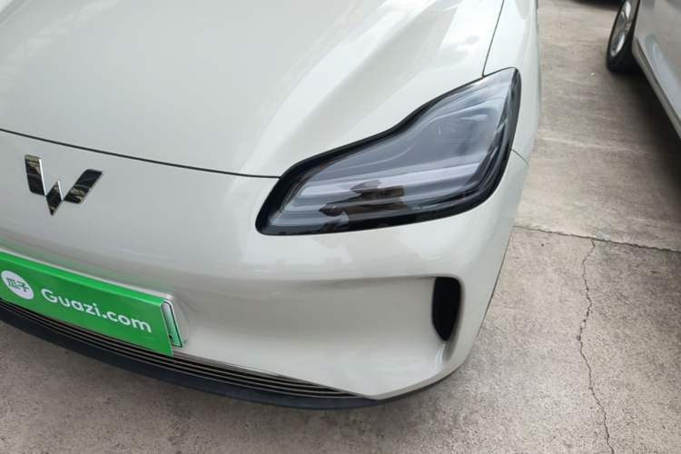 Used Wuling Bingo PLUS 2024 510 km Range 5-Seater Version Left Front Headlight
