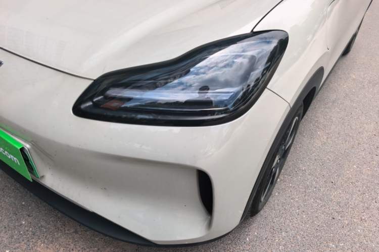 Used Wuling Bingo PLUS 2024 330 km Range Five-Seater Version Left Front Headlight