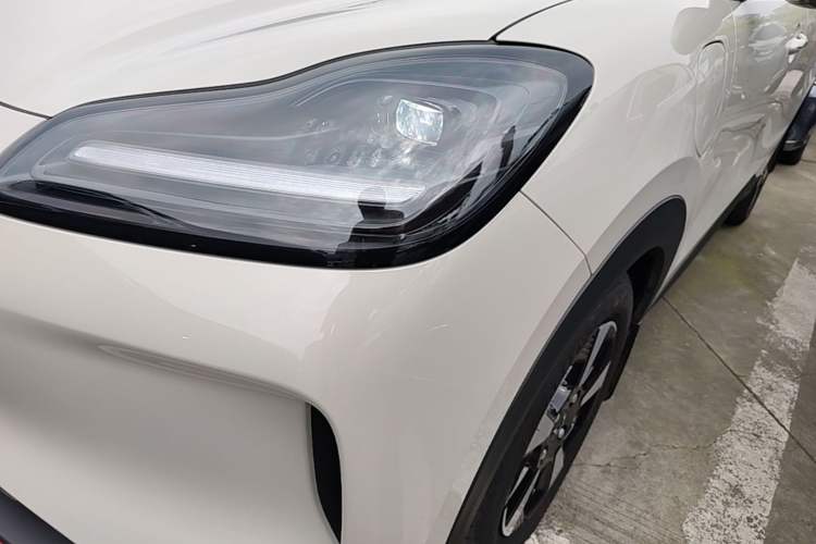 Used Wuling Bingo PLUS 2024 510 km Range 5-Seater Version Left Front Headlight