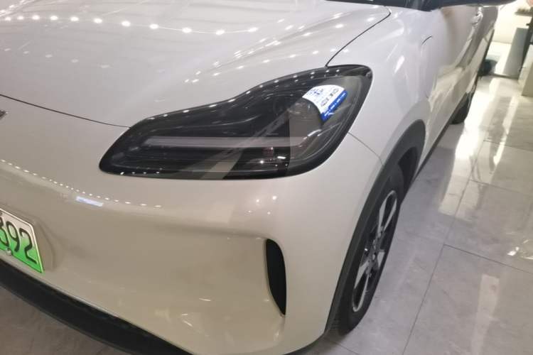 Used Wuling Bingo PLUS 2024 330 km Range Five-Seater Version Left Front Headlight