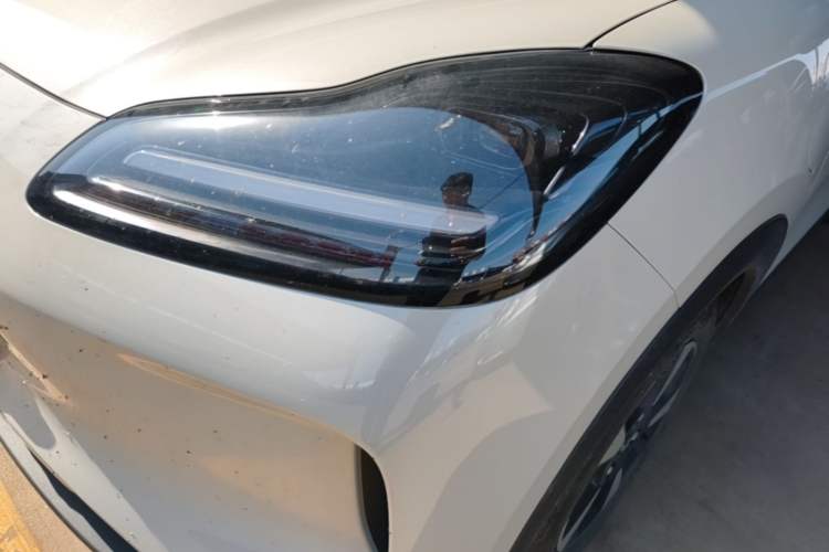 Used Wuling Bingo PLUS 2024 330 km Range Five-Seater Version Left Front Headlight