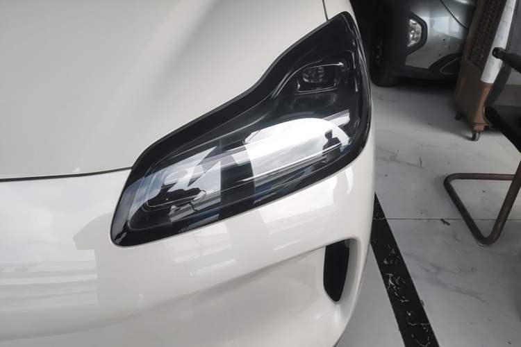 Used Wuling Bingo PLUS 2024 401 km Range 5-Seater Version Left Front Headlight
