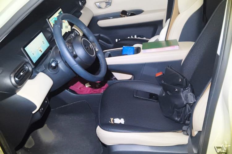 Used Wuling Bingo PLUS 2024 330 km Range Five-Seater Version Left Front Seat