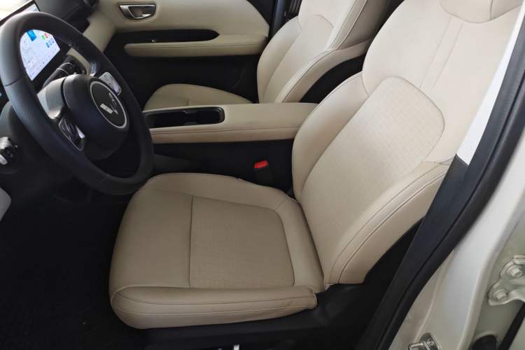 Used Wuling Bingo PLUS 2024 510 km Range 5-Seater Version Left Front Seat