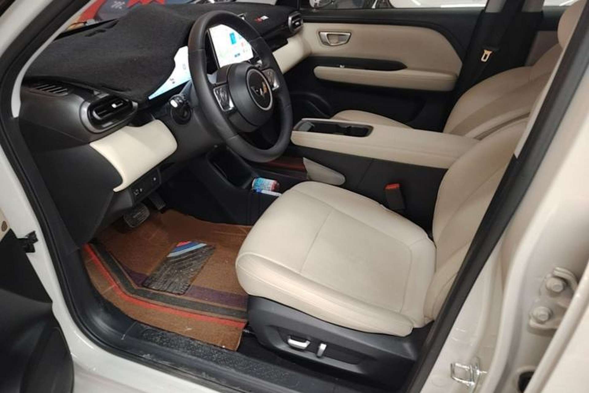 Used Wuling Bingo PLUS 2024 330 km Range Five-Seater Version Left Front Seat