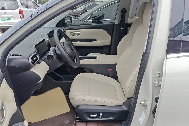 Used Wuling Bingo PLUS 2024 510 km Range 5-Seater Version Left Front Seat