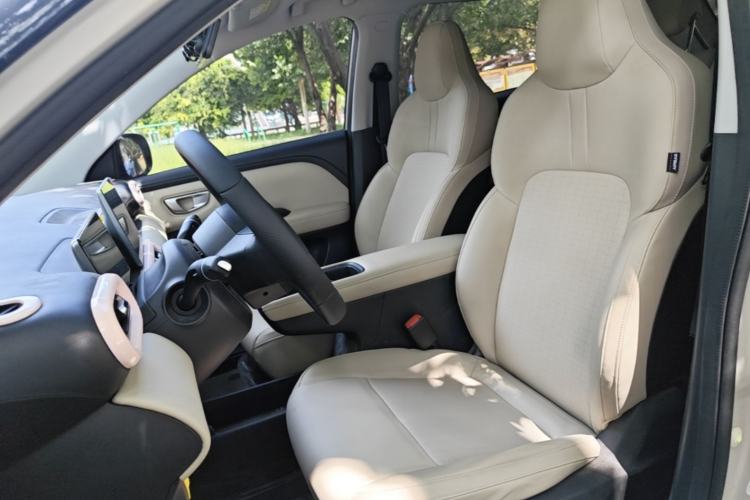 Used Wuling Bingo PLUS 2024 330 km Range Five-Seater Version Left Front Seat