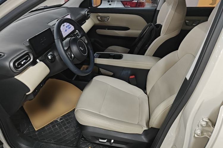 Used Wuling Bingo PLUS 2024 330 km Range Five-Seater Version Left Front Seat