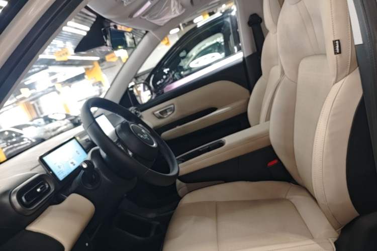 Used Wuling Bingo PLUS 2024 401 km Range 5-Seater Version Left Front Seat