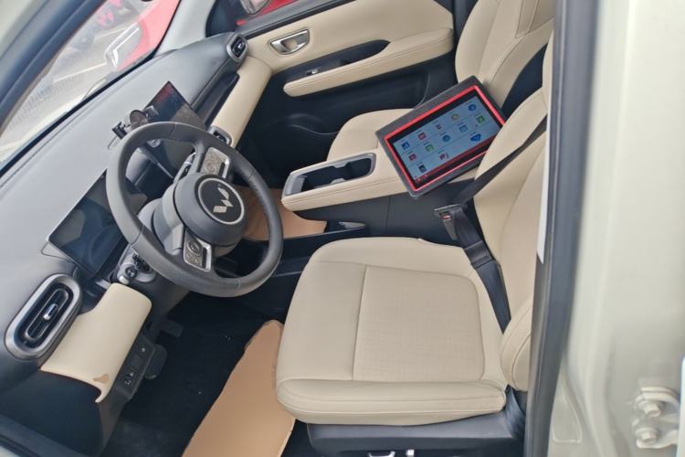 Used Wuling Bingo PLUS 2024 330 km Range Five-Seater Version Left Front Seat
