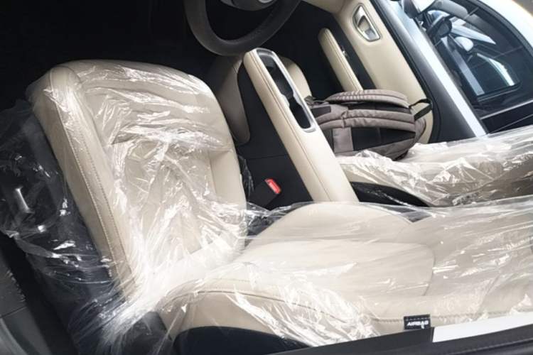 Used Wuling Bingo PLUS 2024 330 km Range Five-Seater Version Left Front Seat