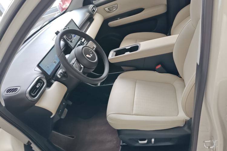Used Wuling Bingo PLUS 2024 510 km Range 5-Seater Version Left Front Seat