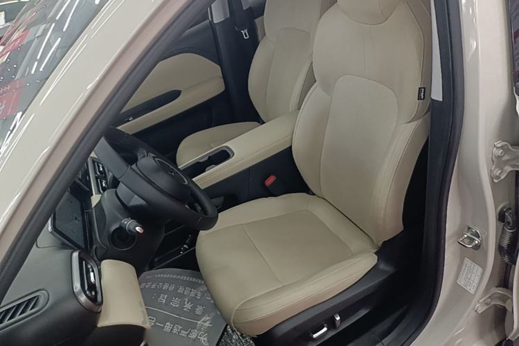 Used Wuling Bingo PLUS 2024 330 km Range Five-Seater Version Left Front Seat
