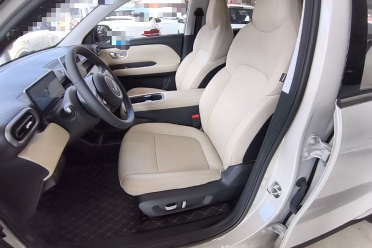 Used Wuling Bingo PLUS 2024 401 km Range 5-Seater Version Left Front Seat