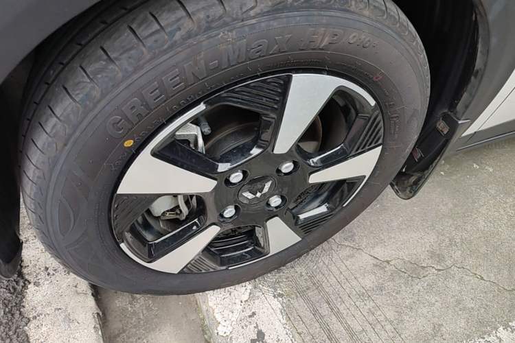 Used Wuling Bingo PLUS 2024 510 km Range 5-Seater Version Left Front Wheel Hub