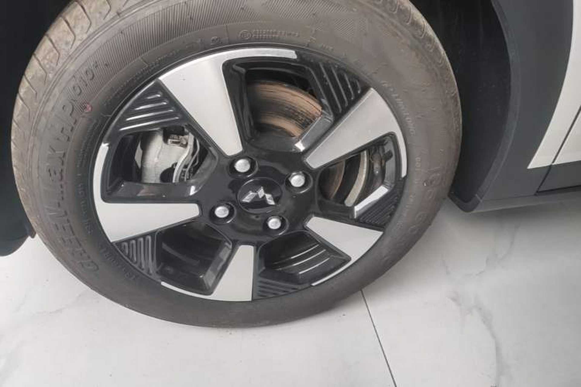 Used Wuling Bingo PLUS 2024 401 km Range 5-Seater Version Left Front Wheel Hub