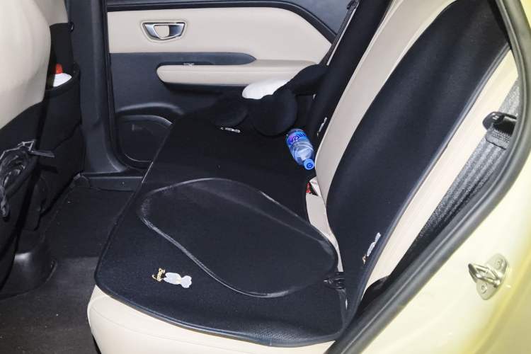 Used Wuling Bingo PLUS 2024 330 km Range Five-Seater Version Left Rear Seat