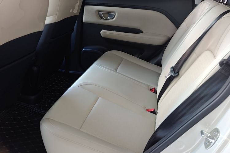 Used Wuling Bingo PLUS 2024 401 km Range 5-Seater Version Left Rear Seat