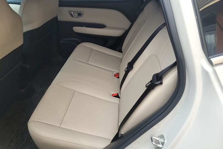 Used Wuling Bingo PLUS 2024 330 km Range Five-Seater Version Left Rear Seat