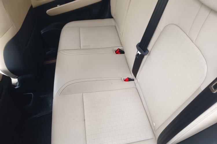Used Wuling Bingo PLUS 2024 401 km Range 5-Seater Version Left Rear Seat