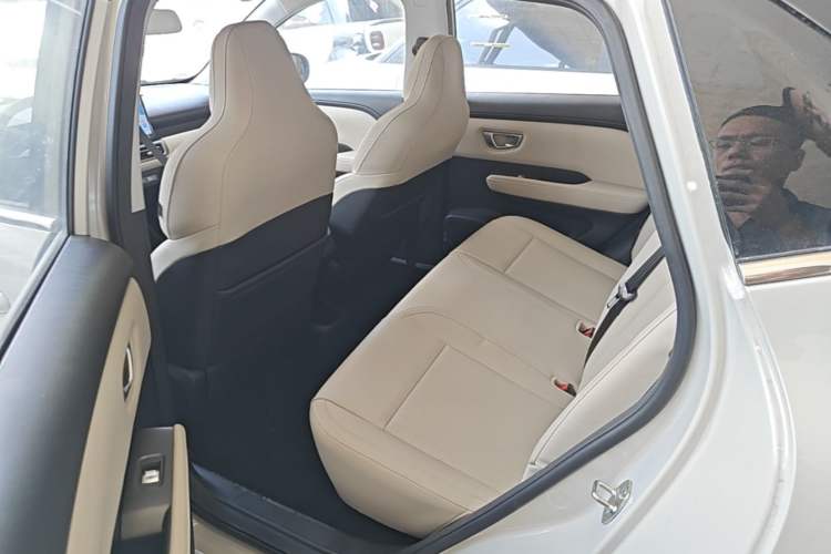 Used Wuling Bingo PLUS 2024 510 km Range 5-Seater Version Left Rear Seat