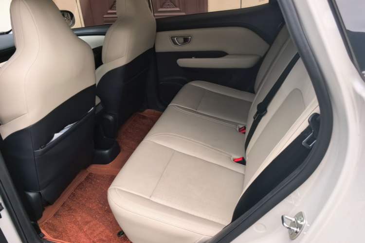 Used Wuling Bingo PLUS 2024 330 km Range Five-Seater Version Left Rear Seat