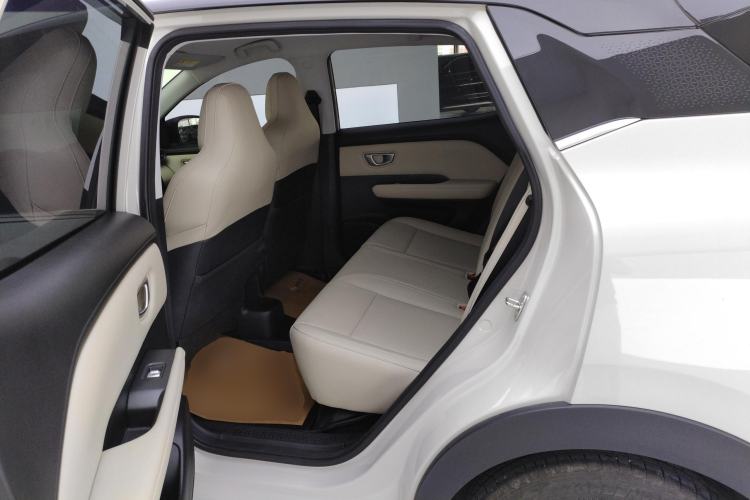 Used Wuling Bingo PLUS 2024 330 km Range Five-Seater Version Left Rear Seat