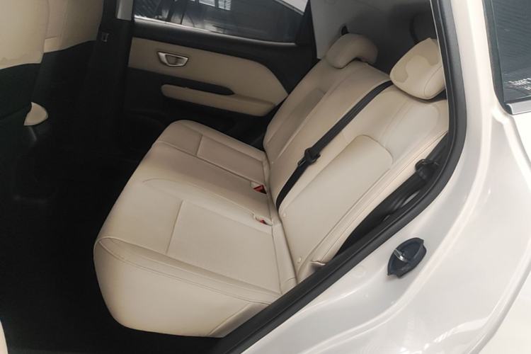 Used Wuling Bingo PLUS 2024 330 km Range Five-Seater Version Left Rear Seat