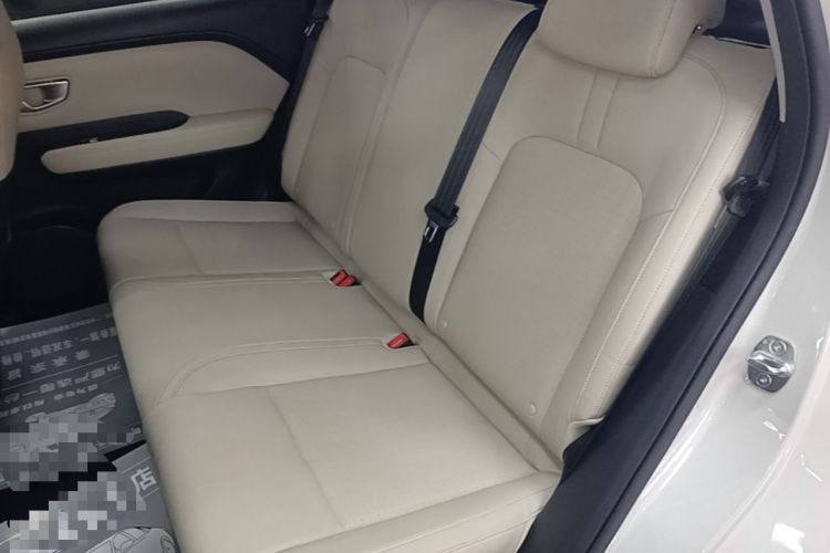 Used Wuling Bingo PLUS 2024 330 km Range Five-Seater Version Left Rear Seat