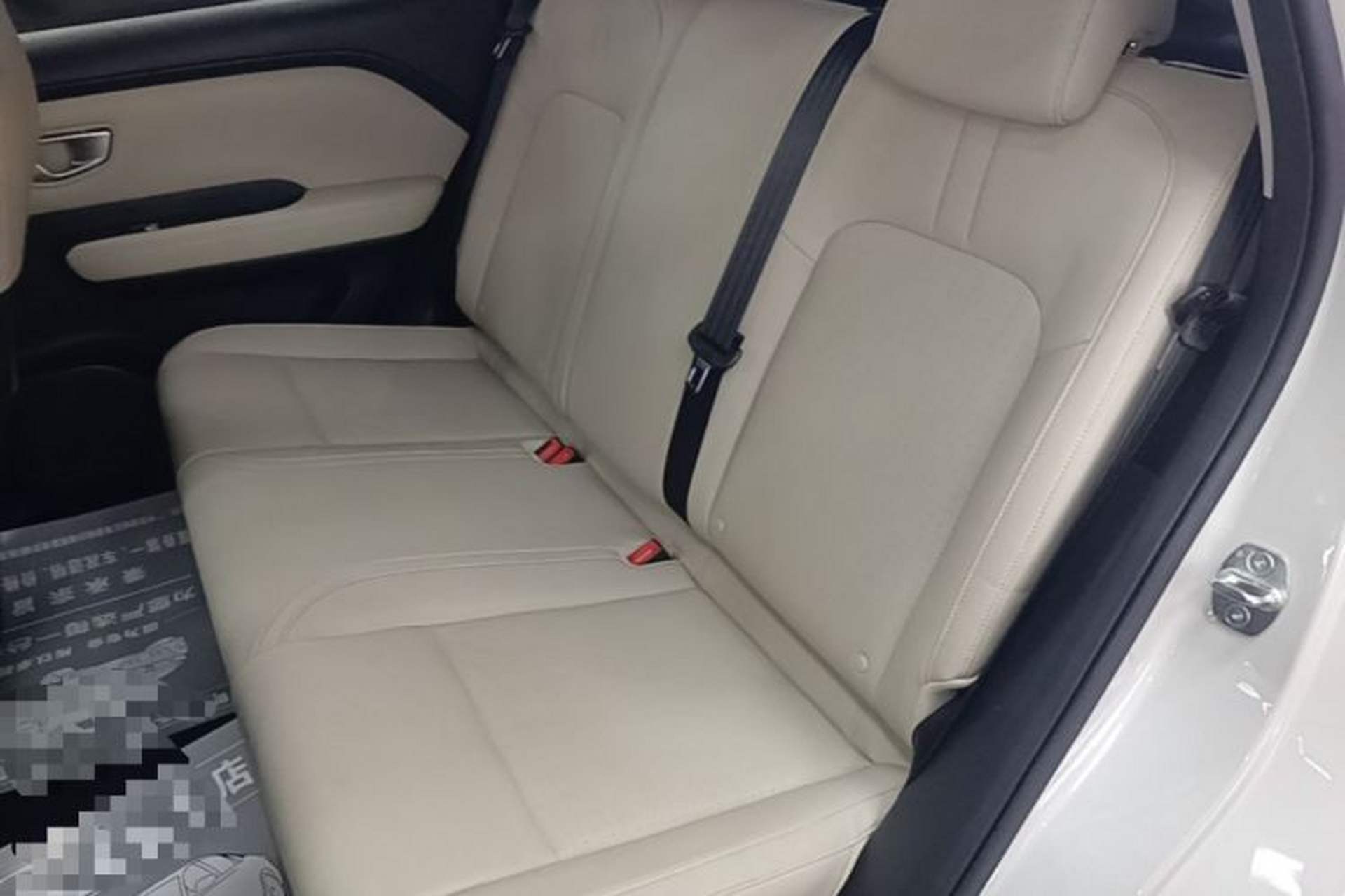 Used Wuling Bingo PLUS 2024 330 km Range Five-Seater Version Left Rear Seat