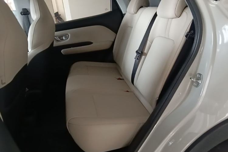 Used Wuling Bingo PLUS 2024 330 km Range Five-Seater Version Left Rear Seat