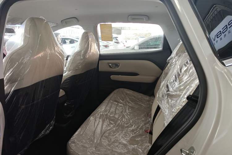 Used Wuling Bingo PLUS 2024 401 km Range 5-Seater Version Left Rear Seat