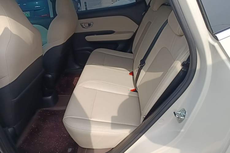 Used Wuling Bingo PLUS 2024 401 km Range 5-Seater Version Left Rear Seat