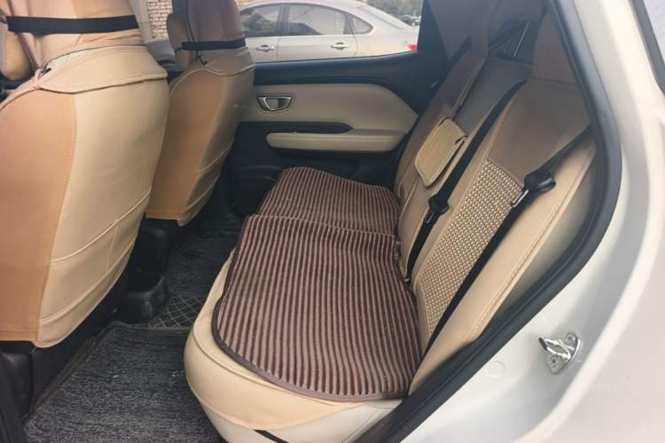 Used Wuling Bingo PLUS 2024 330 km Range Five-Seater Version Left Rear Seat