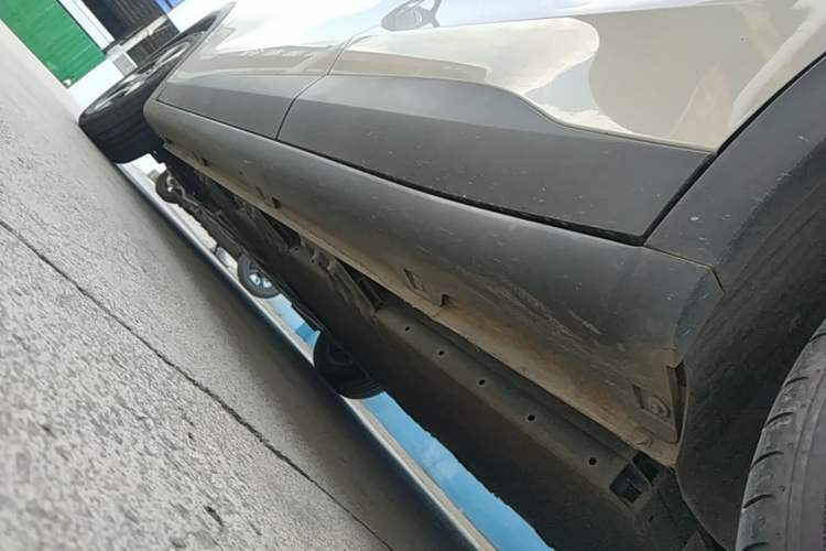 Used Wuling Bingo PLUS 2024 510 km Range 5-Seater Version Left Side Sill