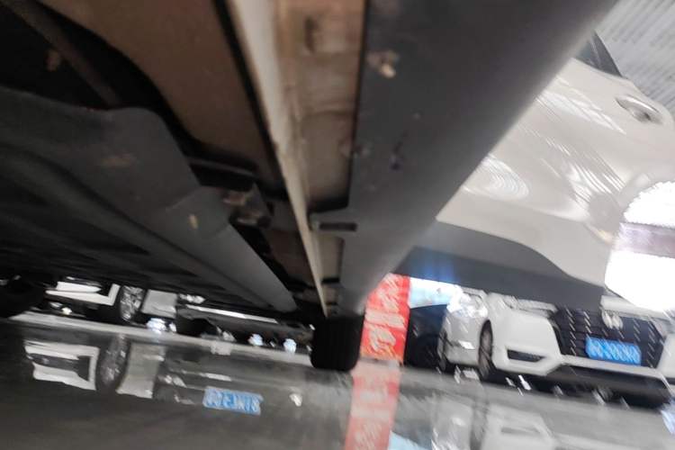 Used Wuling Bingo PLUS 2024 330 km Range Five-Seater Version Left Side Sill