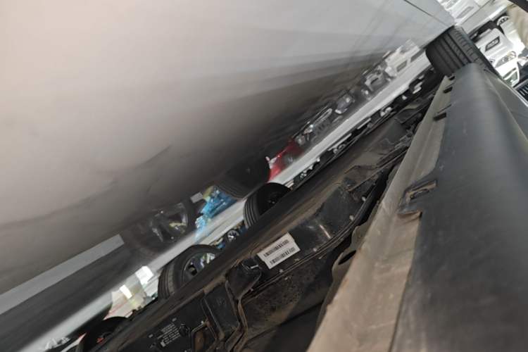 Used Wuling Bingo PLUS 2024 330 km Range Five-Seater Version Left Side Sill