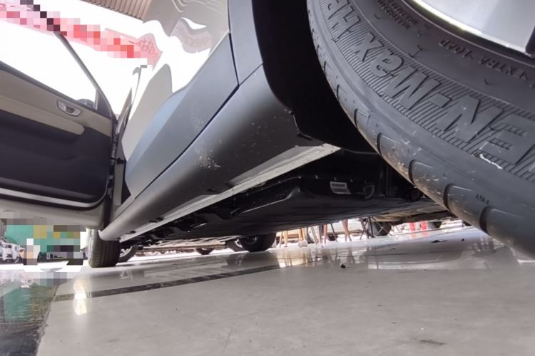 Used Wuling Bingo PLUS 2024 401 km Range 5-Seater Version Left Side Sill