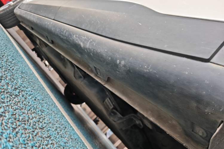 Used Wuling Bingo PLUS 2024 330 km Range Five-Seater Version Left Side Sill