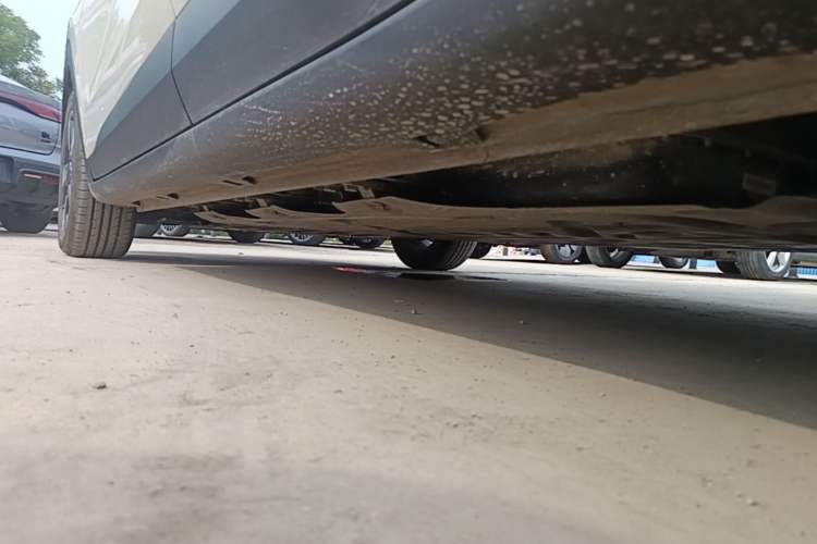 Used Wuling Bingo PLUS 2024 401 km Range 5-Seater Version Left Side Sill
